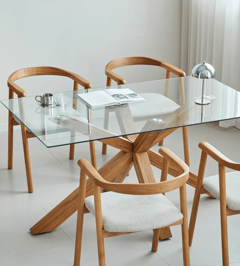 Sidney - Tavolo da pranzo in vetro con gambe in rovere massiccio 150x90 cm