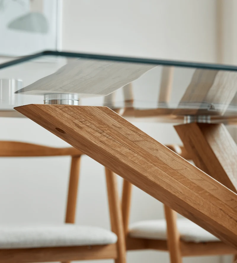 Sidney - Tavolo da pranzo in vetro con gambe in rovere massiccio 150x90 cm
