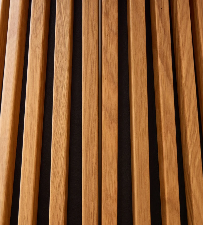 Lewis - Tavolo da pranzo rotondo a doghe impiallacciato in rovere con prolunga 100/140/180 cm - 2x prolunghe incluse