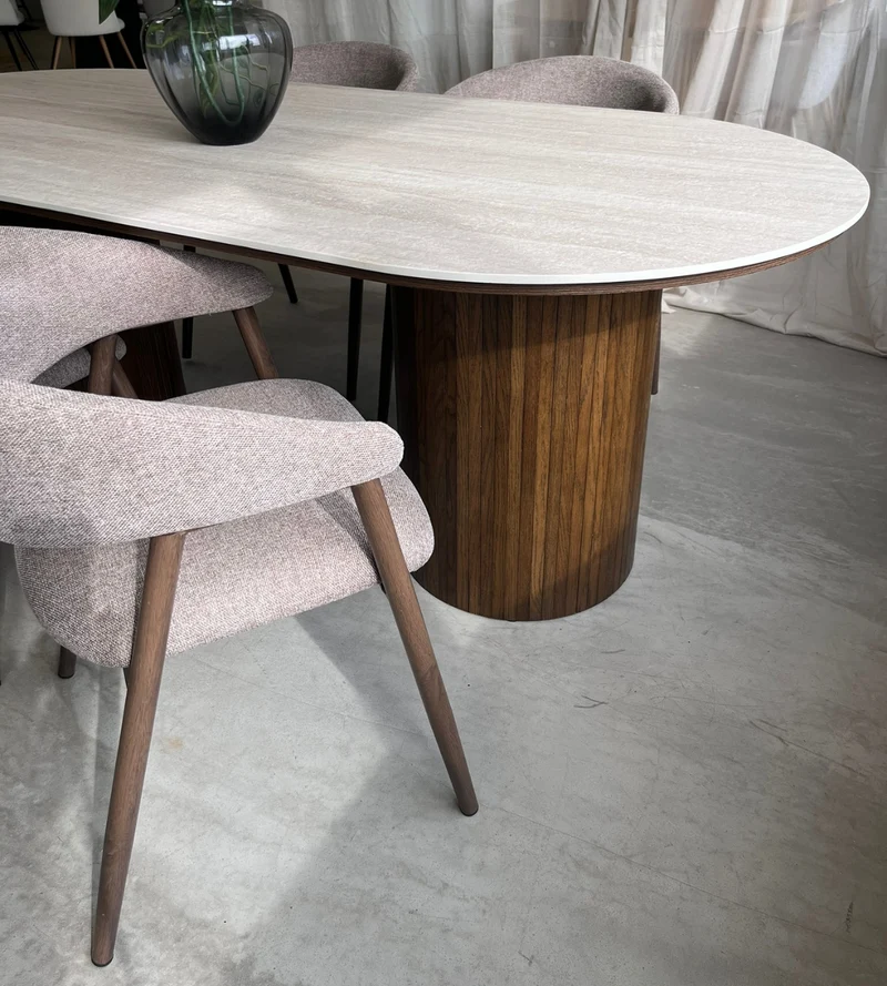 Sedia da pranzo Ebba - Tessuto sabbia con gambe in rovere fumé