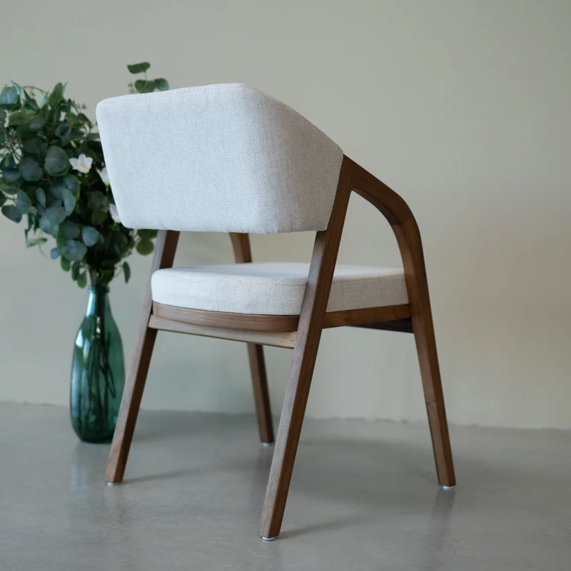 Sedia in legno massello di rovere o noce SWEDEN | NordicStory