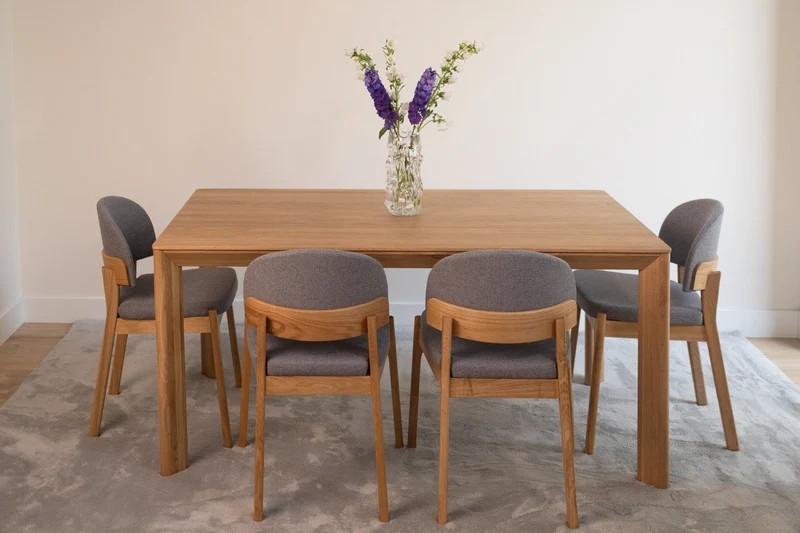 Tavolo da pranzo fisso in legno massello di rovere DITA | VESKOR