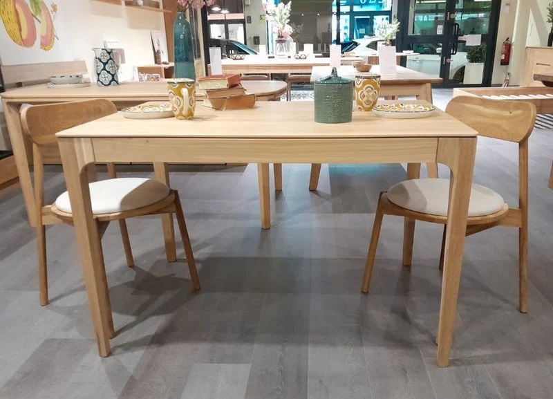 Tavolo da pranzo fisso in legno massello di rovere CREATIV | VESKOR