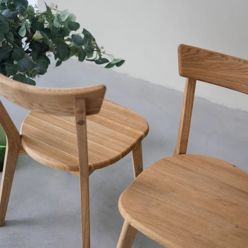 Set da 2 o 4 sedie da pranzo in rovere massiccio VICTORIA | NordicStory
