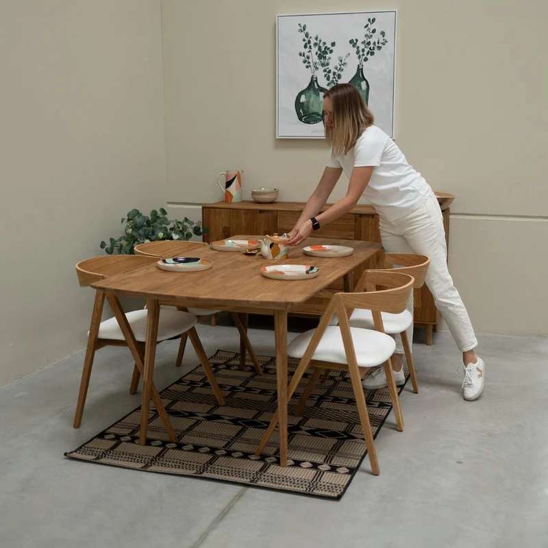 Set da 2 o 4 sedie da pranzo in rovere massiccio Oscar, imbottite | NordicStory