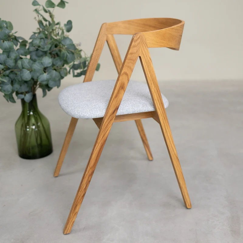 Set da 2 o 4 sedie da pranzo in rovere massiccio Oscar, imbottite | NordicStory