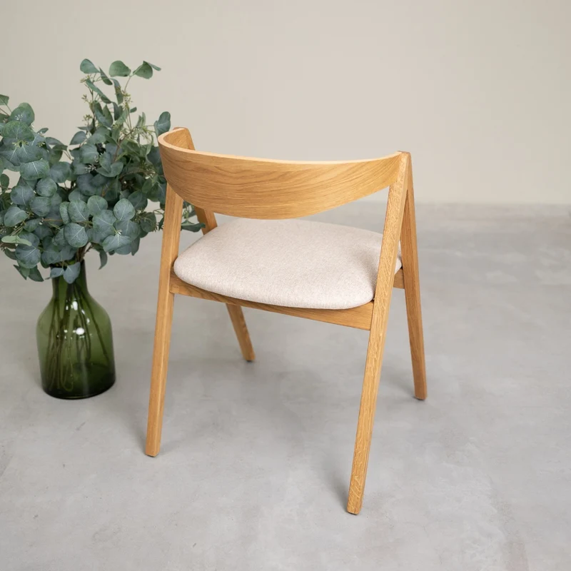 Set da 2 o 4 sedie da pranzo in rovere massiccio Oscar, imbottite | NordicStory