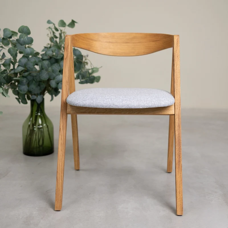 Set da 2 o 4 sedie da pranzo in rovere massiccio Oscar, imbottite | NordicStory