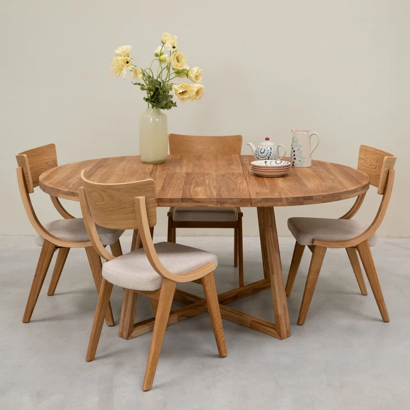 Set da 2 o 4 sedie da pranzo in rovere massiccio Lucas, con rivestimento grigio o beige | NordicStory