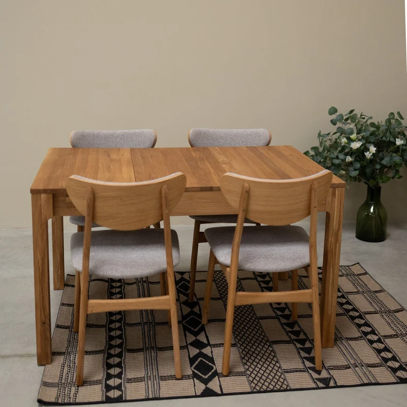Set da 2 o 4 sedie da pranzo in rovere massiccio Maxwell, imbottite | NordicStory