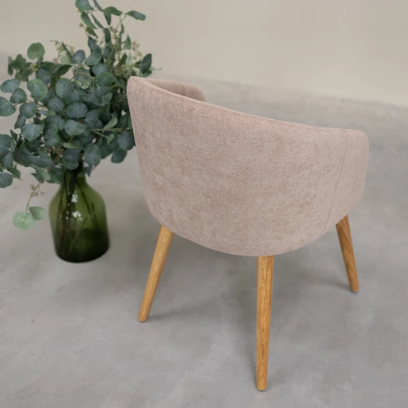 Poltrona Ana in rovere massiccio con rivestimento | NordicStory