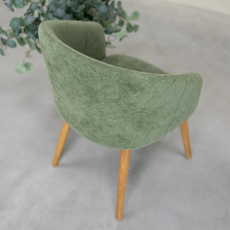 Poltrona Ana in rovere massiccio con rivestimento | NordicStory