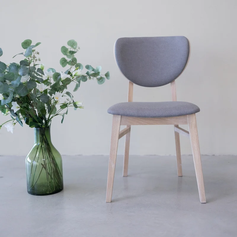 Confezione da 2 o 4 sedie da pranzo Nova, struttura in rovere massiccio sbiancato | NordicStory
