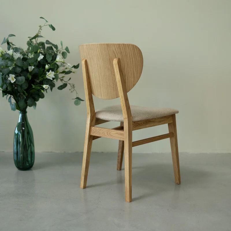 Confezione da 2 o 4 sedie da pranzo Nova, struttura in rovere massiccio, imbottitura | NordicStory