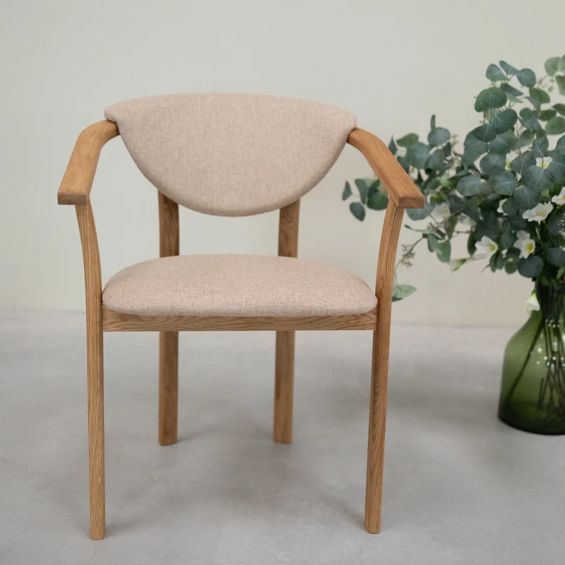 Confezione da 2 o 4 sedie da pranzo Alexis, struttura in rovere massiccio, rivestimento beige | NordicStory