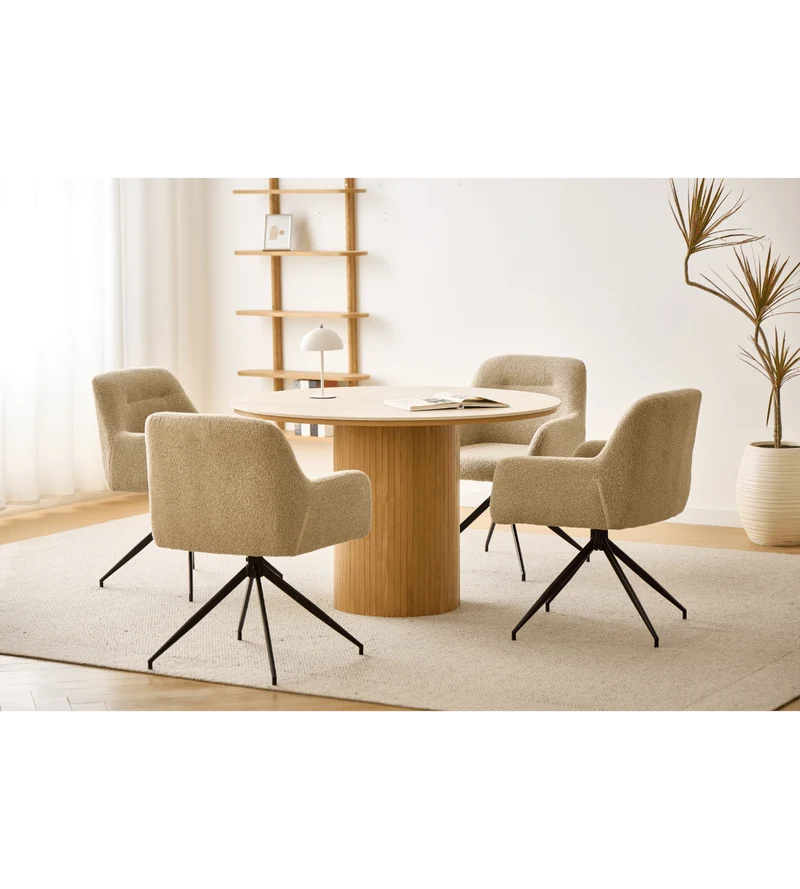 Tavolo da pranzo rotondo Enzo con piano in pietra beige e base a doghe in rovere Ø120 cm