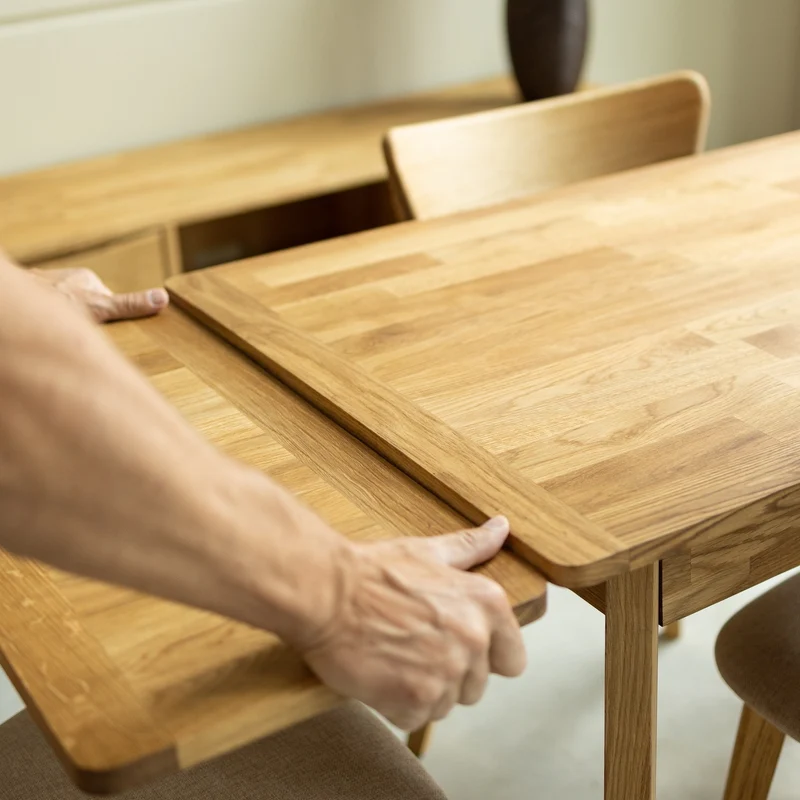 Tavolo da pranzo allungabile in legno massello di rovere Mini 1 | NordicStory