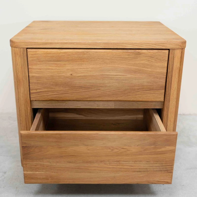 Comodino in legno massello di rovere Elsa | NordicStory