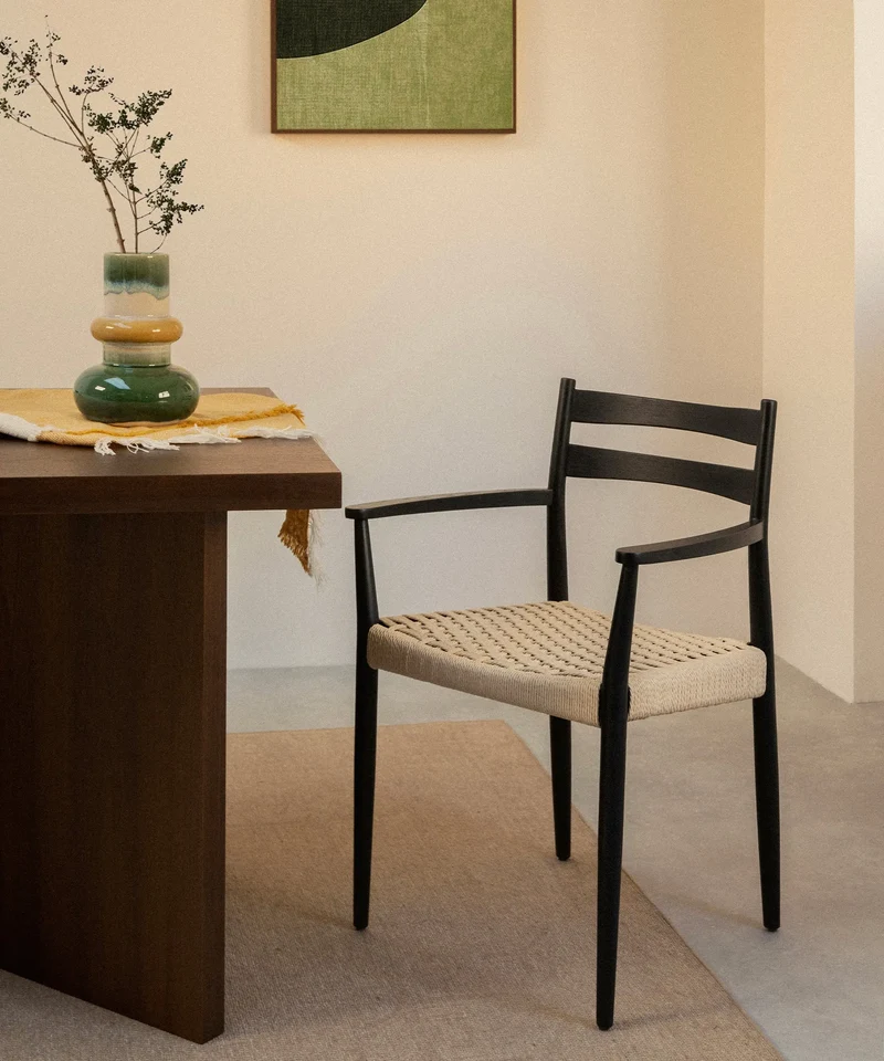 Silla de Comedor en Madera y Cuerda Trenzada con Reposabrazos Nona Arms