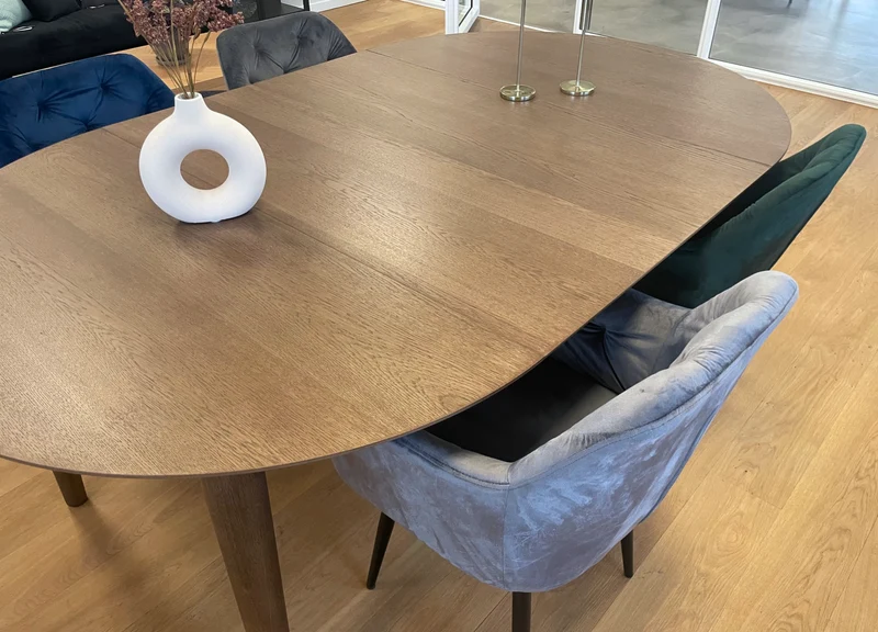 Tavolo da pranzo rotondo Liam in impiallacciatura di rovere affumicato con prolunga 120/160/200 cm - Incl. 2 prolunghe