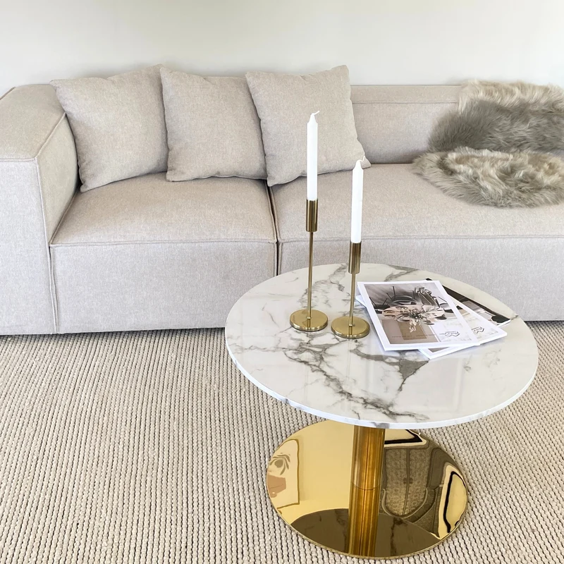 Lazio - Tavolino rotondo in marmo bianco con finiture in oro/ottone, Ø70 cm
