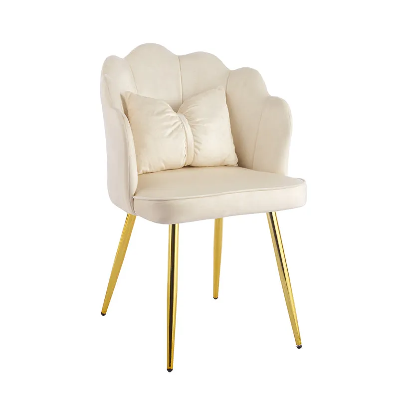 Poltroncina Elegante in Velluto con Schienale a Conchiglia e Cuscino Decorativo Il Gruppone