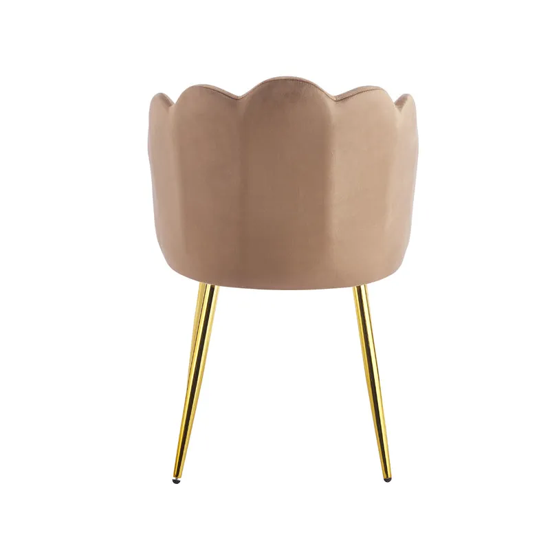 Poltroncina Elegante in Velluto con Schienale a Conchiglia e Cuscino Decorativo Il Gruppone