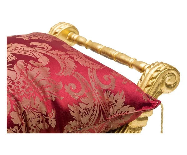 Panchetta barocco da camera o salotto in legno color oro seduta con cuscino tessuto rosso cm 76x47x57h