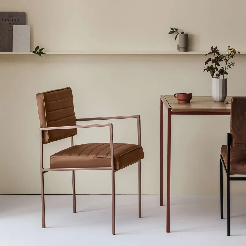 Cube Esstischstuhl mit Armlehnen - Leder Premium