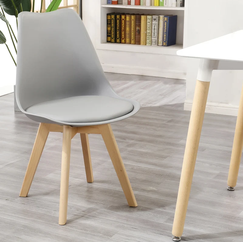 Set 4 Sedie Con Gambe In Legno Di Faggio Seduta In SimilPelle Il Gruppone