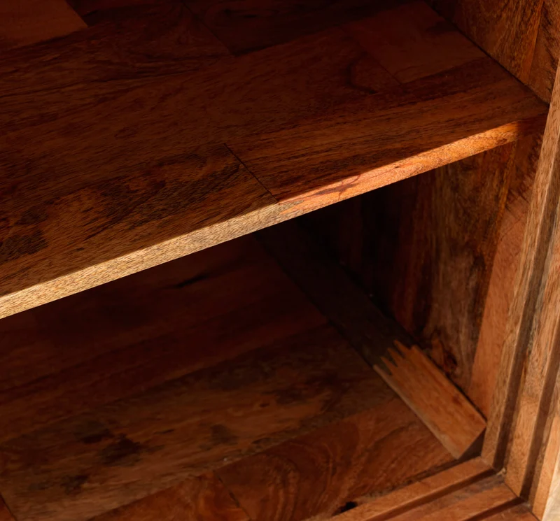 Madia moderna con ante scorrevoli in legno di mango ritratto di donna cm 160x45x85h