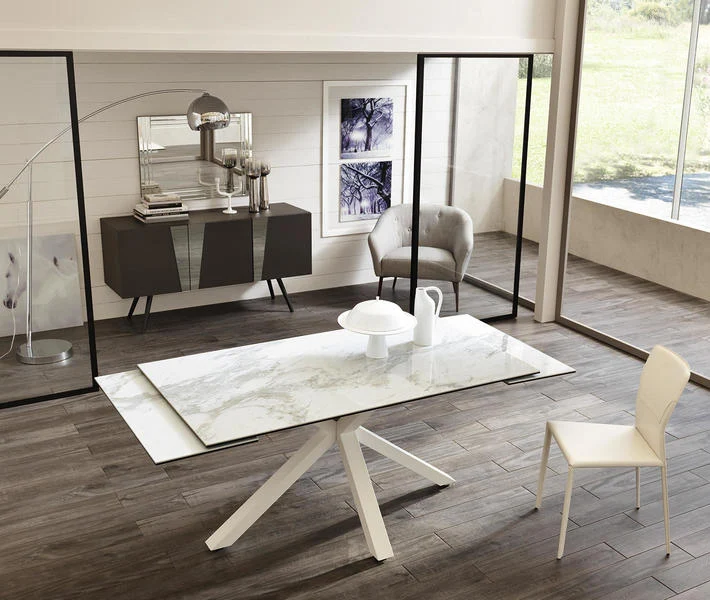 Tavolo allungabile in metallo con piano in vetro e ceramica effetto marmo cm 160/240x90x76h