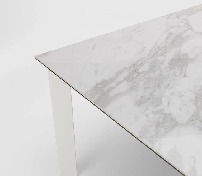 Account - Tavolo allungabile in metallo piano in ceramica effetto marmo cm 90x140/220x75h