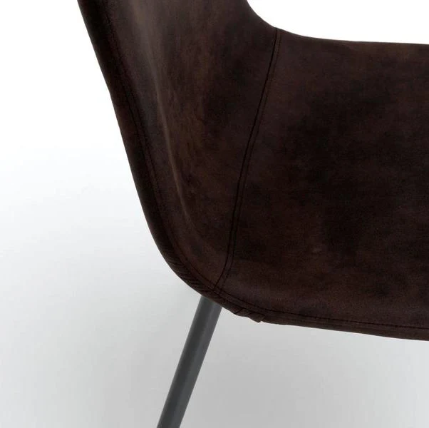 Set da 4 Sedia con scocca in similpelle gambe in metallo nero cm 44x50x84h - vari colori