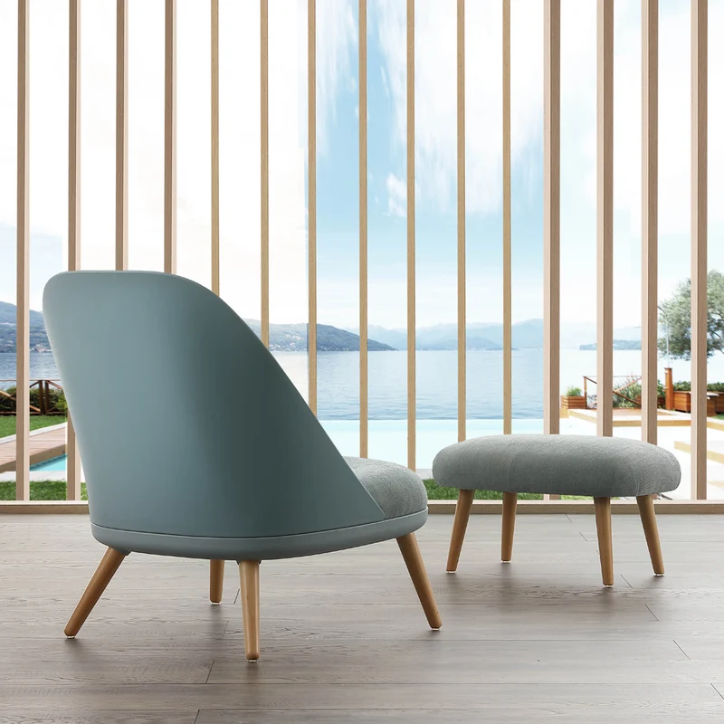 Poltrona design imbottita struttura in polipropilene e legno cm 70x66x75h - vari colori