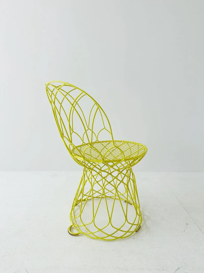 Sedia Emu design by Patricia Urquiola