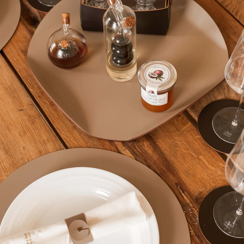 Leather Round PLACEMAT & Napkin Rings BOTTEGA by Ekaterina Borovkova for ADJ STYLE