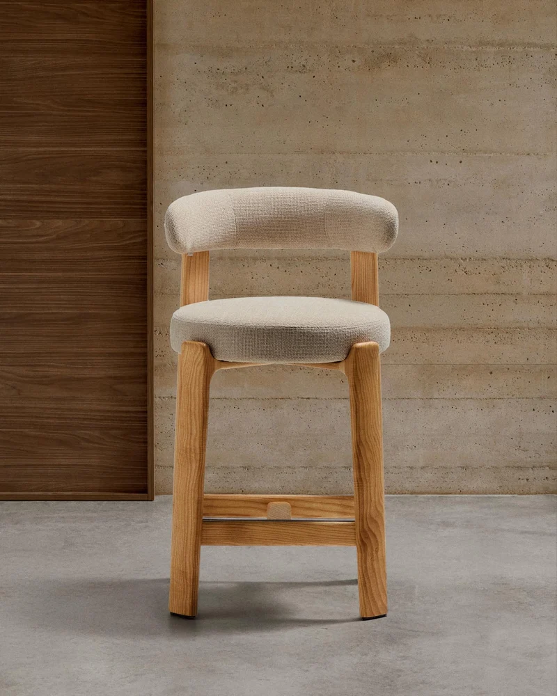 Hocker Granite aus beigefarbener Chenille und massivem Eschenholz mit naturfarbenem Finish