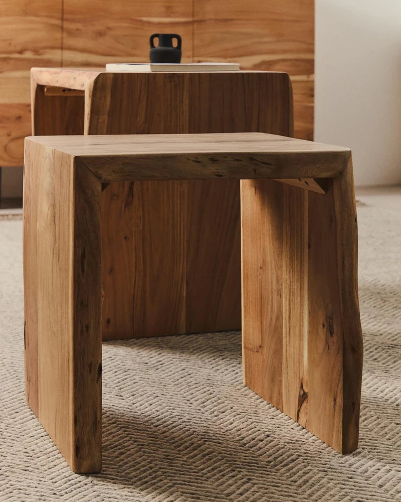 2er-Set Beistelltische Lomiri aus massivem Akazienholz mit gebleichtem Finish 50 x 42 cm /