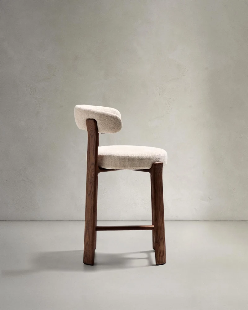 Hocker Granite aus beigefarbener Chenille und massivem Eschenholz mit walnussholzfarbenem