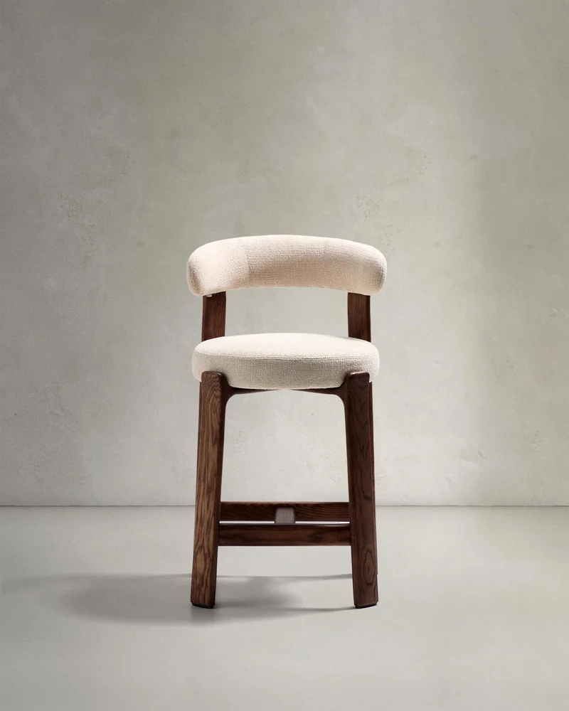 Hocker Granite aus beigefarbener Chenille und massivem Eschenholz mit walnussholzfarbenem