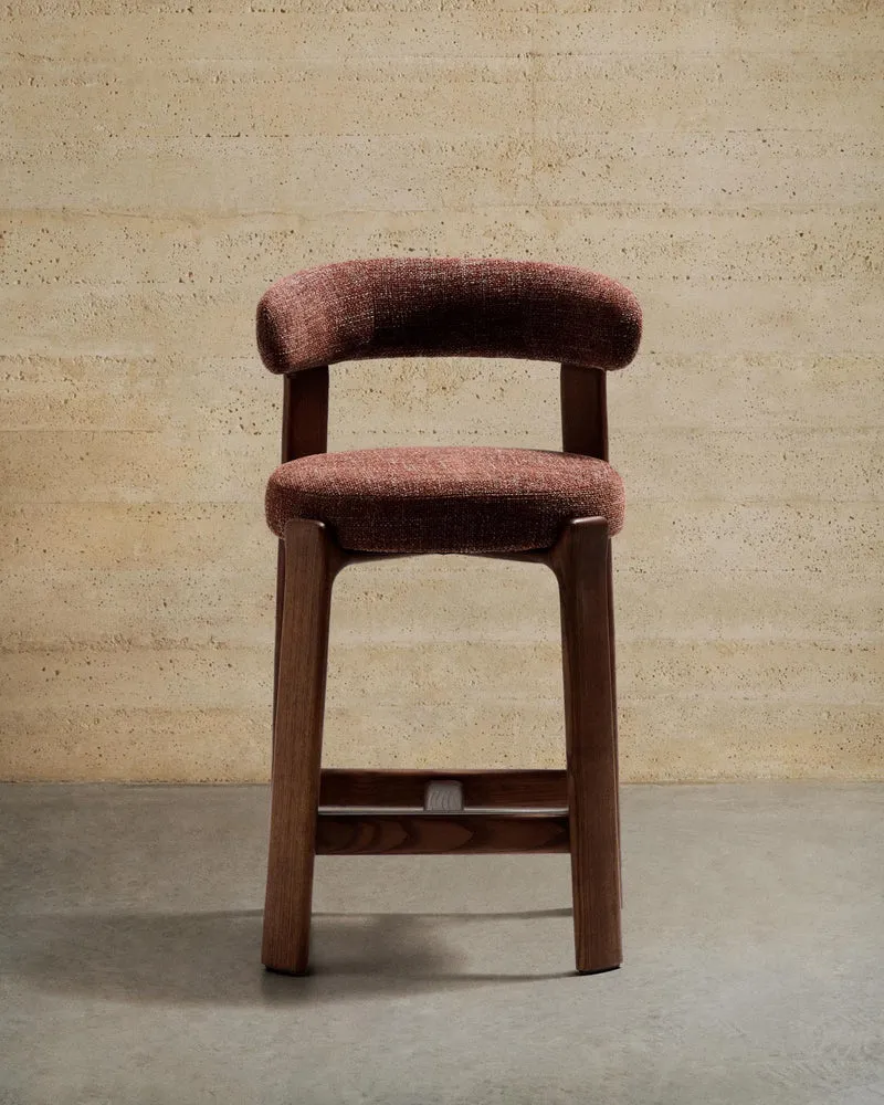 Hocker Granite aus brauner Chenille und massivem Eschenholz mit walnussholzfarbenem Finish