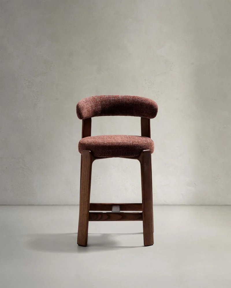Hocker Granite aus brauner Chenille und massivem Eschenholz mit walnussholzfarbenem Finish