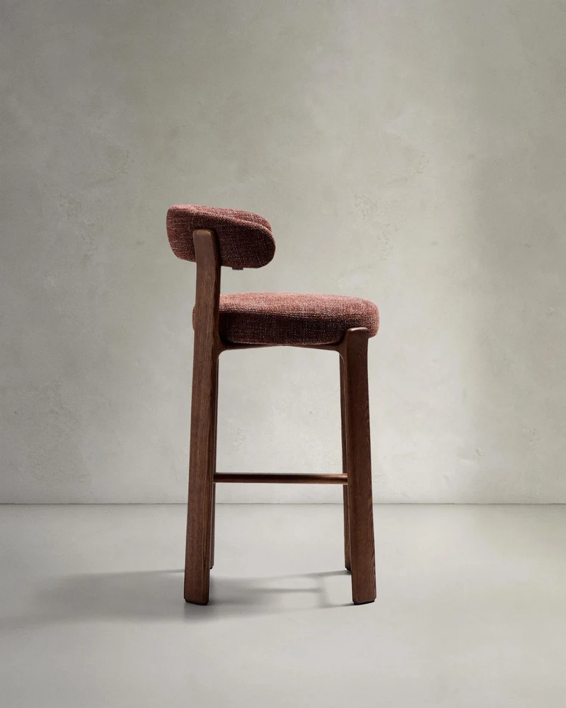 Hocker Granite aus brauner Chenille und massivem Eschenholz mit walnussholzfarbenem Finish