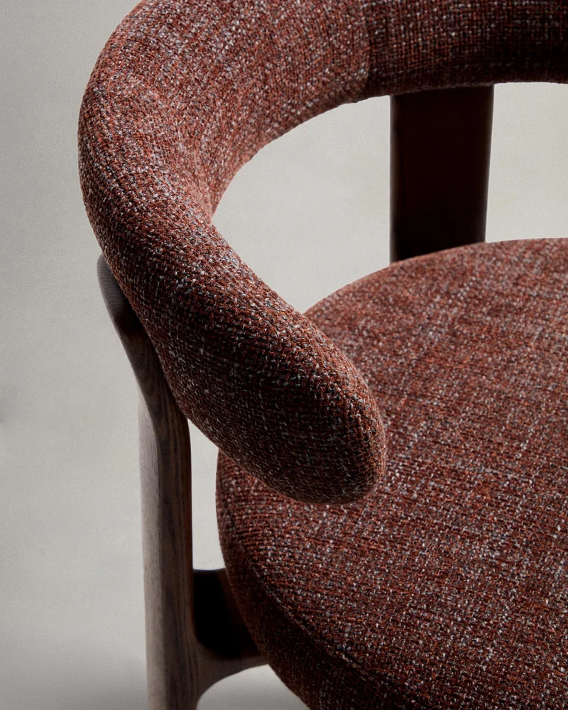 Hocker Granite aus brauner Chenille und massivem Eschenholz mit walnussholzfarbenem Finish