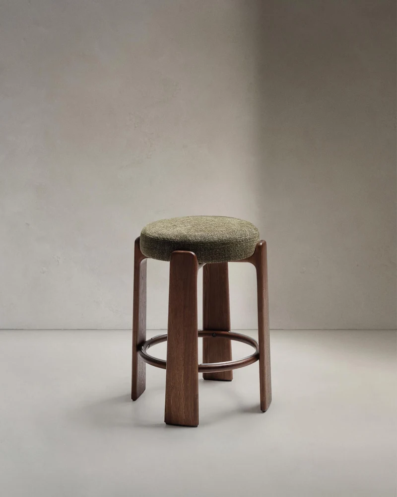 Hocker Granite aus grüner Chenille und massivem Eschenholz mit nussbaumfarbenem Finish, FS