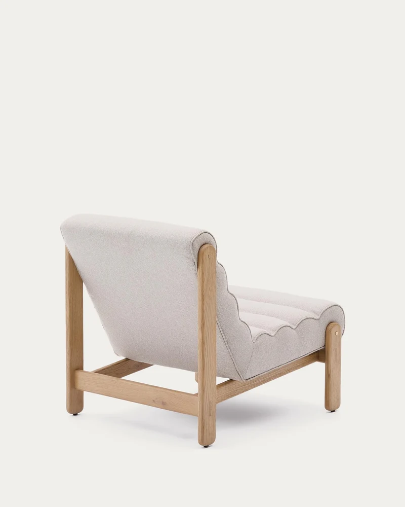 Sessel Magira in Beige aus massivem Eichenholz mit Finish in natürlichem Farbton