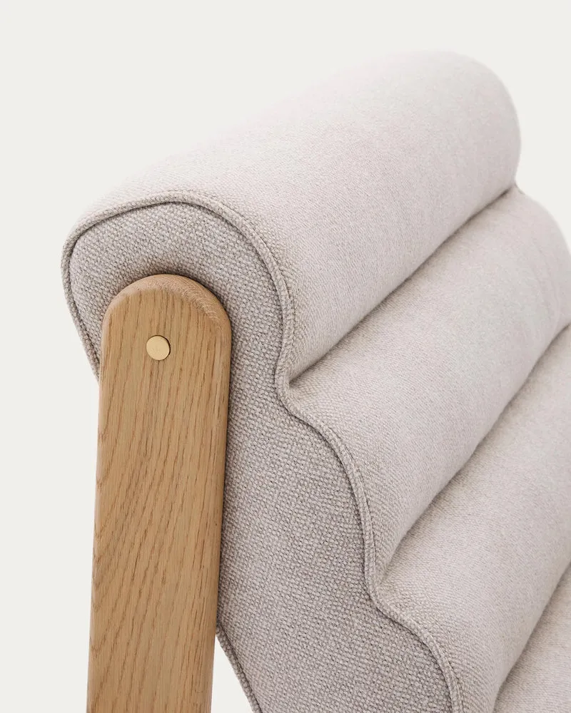 Sessel Magira in Beige aus massivem Eichenholz mit Finish in natürlichem Farbton