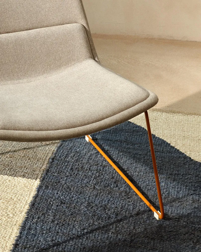 Sessel Zahara in Beige mit Stahlbeinen und Terrakotta-Finish FSC 100%