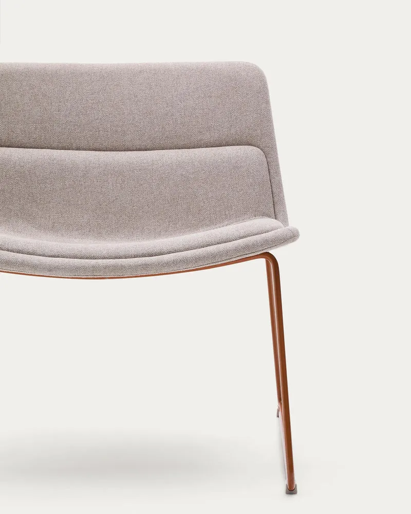 Sessel Zahara in Beige mit Stahlbeinen und Terrakotta-Finish FSC 100%